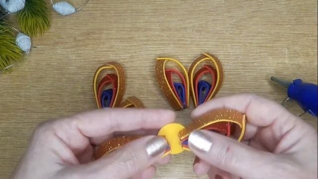 Новогодняя поделка из глиттерного фоамирана .   DIY