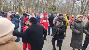 25.02.24г..."ЖГЕМ"...Ирина Эмирова... звучит на танцполе в Гомельском парке...