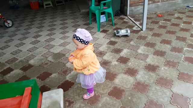 Сяду на пенёк, съем пирожок. смотреть онлайн