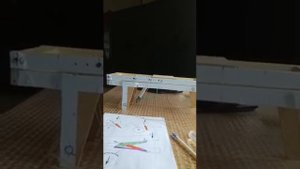 Механизм подъема кузова самосвального прицепа.