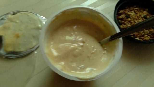 йогурт с бананом,карамелью и гранолой(молочная культура) смотреть онлайн