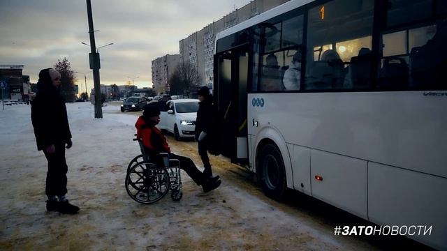Городской эксперимент: в автобус на инвалидной коляске смотреть онлайн