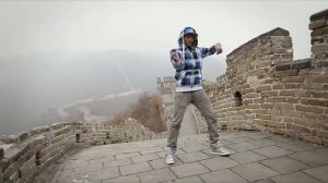 танец под даб степ тиктоник отдыхает