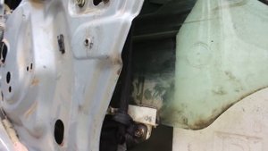 Порвался тросик стеклоподъёмника, не беда поднимем даже стрингами за семь минут