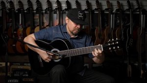 Обзор классической гитары Veston C-45 BK