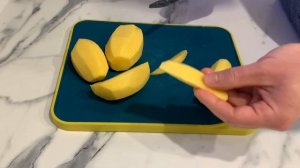 Свиной антрекот с картошкой в духовке. На ужин или обед. Простой рецепт!