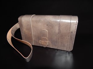 Небольшая барсетка, бесплатная выкройка pdf.