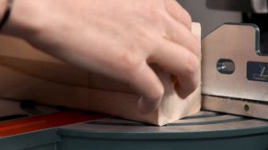 Alles über die Bosch Professional GCM 18V-216 DC Kapp- und Gehrungssäge