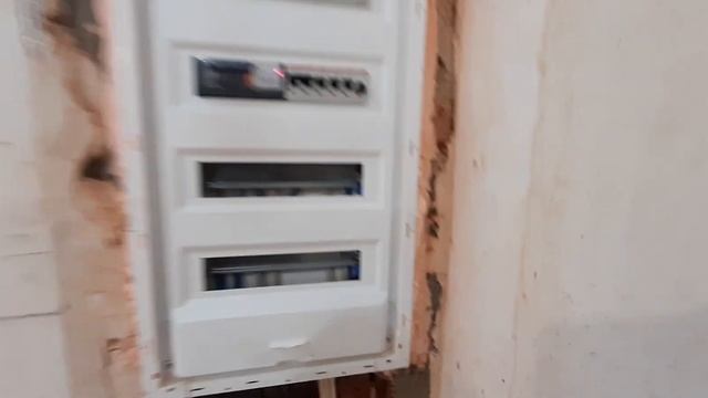 Ремонт в СТАЛИНСКОМ доме | Сантехническая ниша | Электрика смотреть онлайн