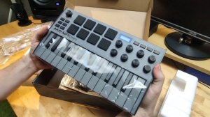 AKAI PRO: MPK mini MK3 GREY #unboxing