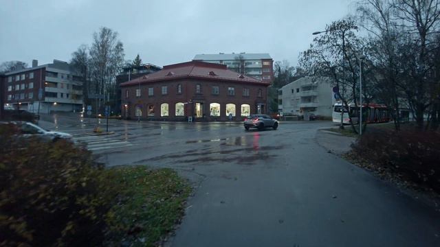 Walking in the Rain in Helsinki Finland - Pikku-Huopalahti & Etelä-Haaga (Relaxing Rain Sounds) смотреть онлайн