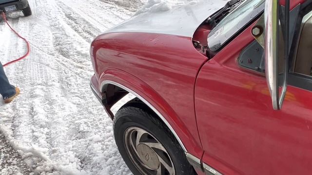 2022 FORD MAVERICK Pulls out a Chevy With LOADED Trailer!!! смотреть онлайн