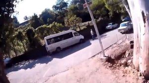 Квадрокоптер врезался в мужика