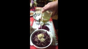 Рецепт: Салат из сырой свеклы с грецкими орехами