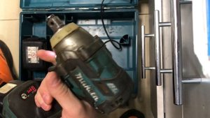 Гайковерт макита