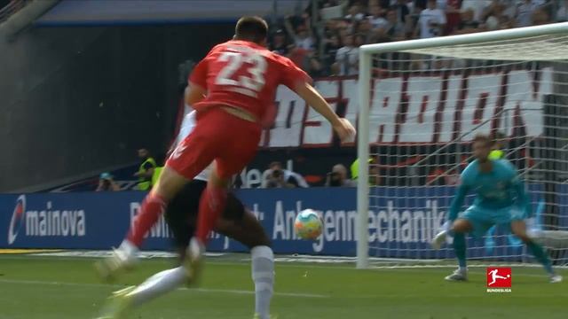 The Loyal Goalkeeper Hero • Kevin Trapp • Best Saves & Goalkeeper Skills смотреть онлайн