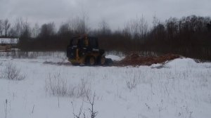 Мини погрузчик John Deere 318D