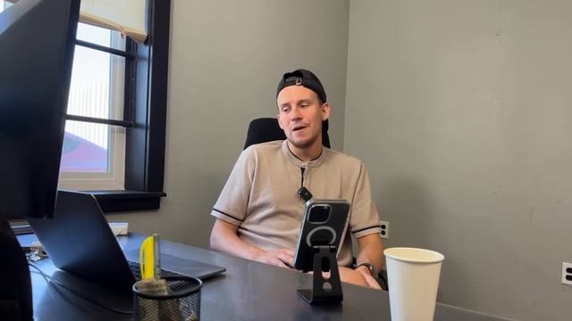 Большой Live! Рассказываем про новый RIVIAN, Tesla PLAID и условия отправки авто из Америки. смотреть онлайн