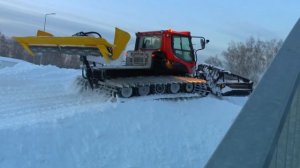 ??Как Ратраки Готовят Лыжные Трассы в Красноярске Собка NEW 2021