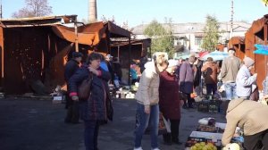 Видеорепортаж с рынка города Первомайск Луганской Народной Республики.