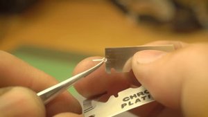 Сделал Стрелки для часов из Лезвия для бритья!