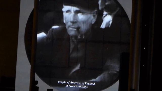 Ernst Reuter schaut auf diese Stadt!! Lichtprojektion am Bundestag смотреть онлайн