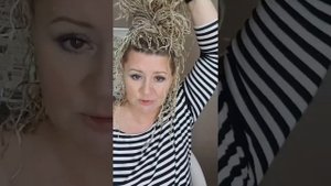 Снимаю косички Зизи.