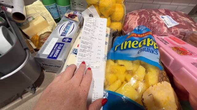 ВЛОГ Закупились мясом и яйцами Обзор продуктов из оптового магазина Цены в США Семейный вечер смотреть онлайн