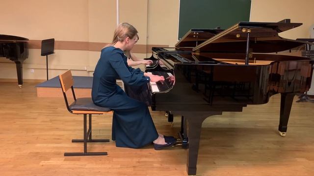 В. Лютославский - Вариации на тему Паганини смотреть онлайн