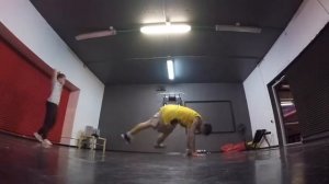 Тренировка. Брейк данс. Вращения BBOY PLAST