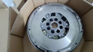 Двухмассовый маховик LUK 415031810 Volvo,Ford
