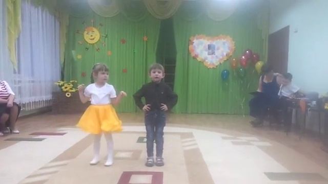 Мой сыночек поздравляет всех Мам!!! смотреть онлайн