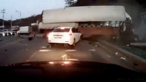 ТП - У фуры отказали тормоза и он сносил все на своем пути...