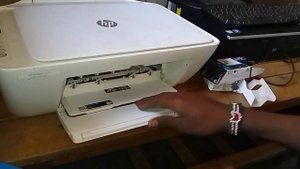 how to install or replace a cartridge in a hp printer Deskjet 2620