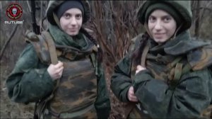 Две танкистки... две Бубочки... Это должны видеть все..