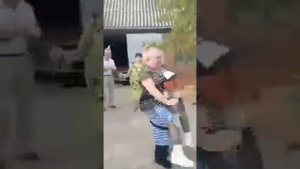 Какая зажигательная женщина!!! Сделала всем праздник!!! Класс!! Есть ещё порох в пороховницах!!!)))