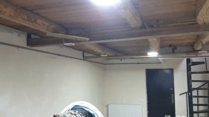 Начали делать натяжной потолок  Проблема! Низкий потолок!