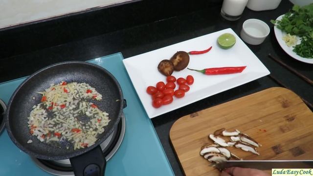 Тайский суп с ракушками, моллюсками в кокосовом молоке Вьетнамская и #Тайскаякухня #ЛюдаИзиКукСупы