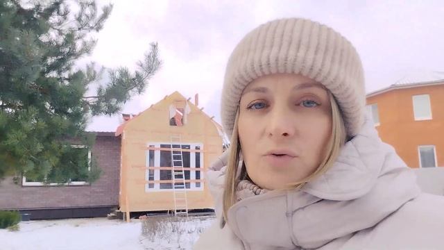 Строим дом, воспитываем сына, рисуем постеры и проектируем интерьеры.