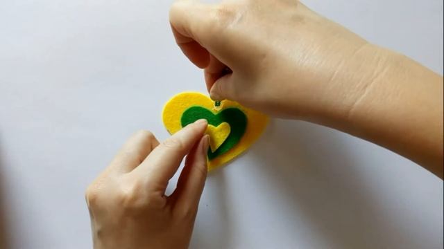 Сердце из фетра на День семьи смотреть онлайн