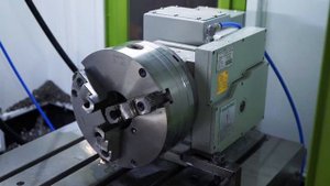 4х-осевой фрезерный станок с ЧПУ