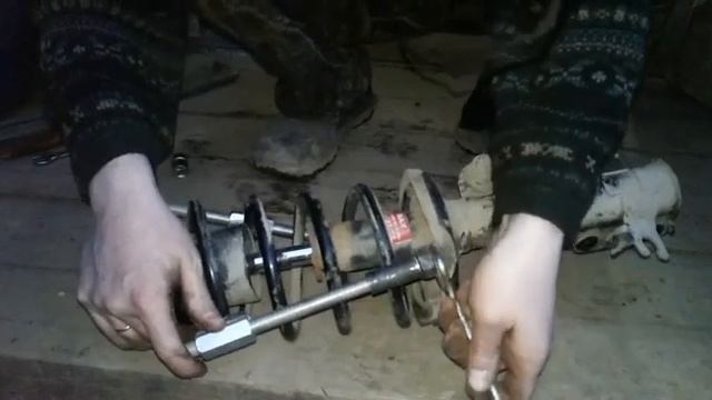 Полезная самоделка , в помощь автолюбителю , стяжки пружин. DIY смотреть онлайн