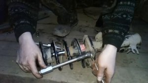 Полезная самоделка , в помощь автолюбителю , стяжки пружин. DIY