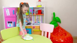 Лиза и Миша их игры и приключения на каникулах