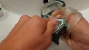 Как очистить помутневшее стекло плавательной маски