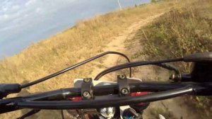 приехал погонять на своем питбайке Xmotos Jet 125 на трассу для мотокросса