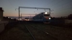 Электровоз ЭП1М-*** с поездом Москва-Грозный.