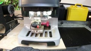 Xhorse Dolphin XP-005  Cutting Audi HU66 Key Example