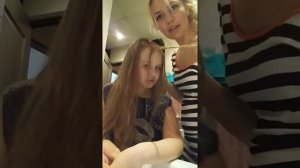 Красим волосы. Цветные прядки мелками. Золотые пряди волос