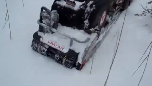 Буксировщик "Ураган". Выехал на болото. смотреть онлайн
